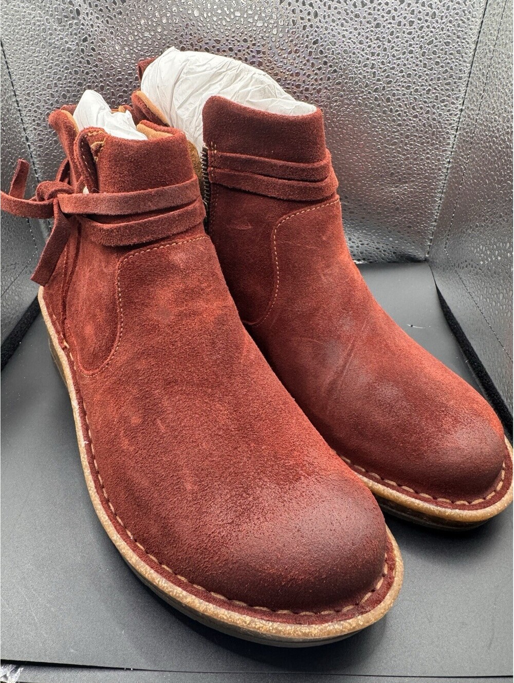 Born Womens Tarkiln Boots Size 7/38 Burgundy Distressed Suede Booties Crepe Sole